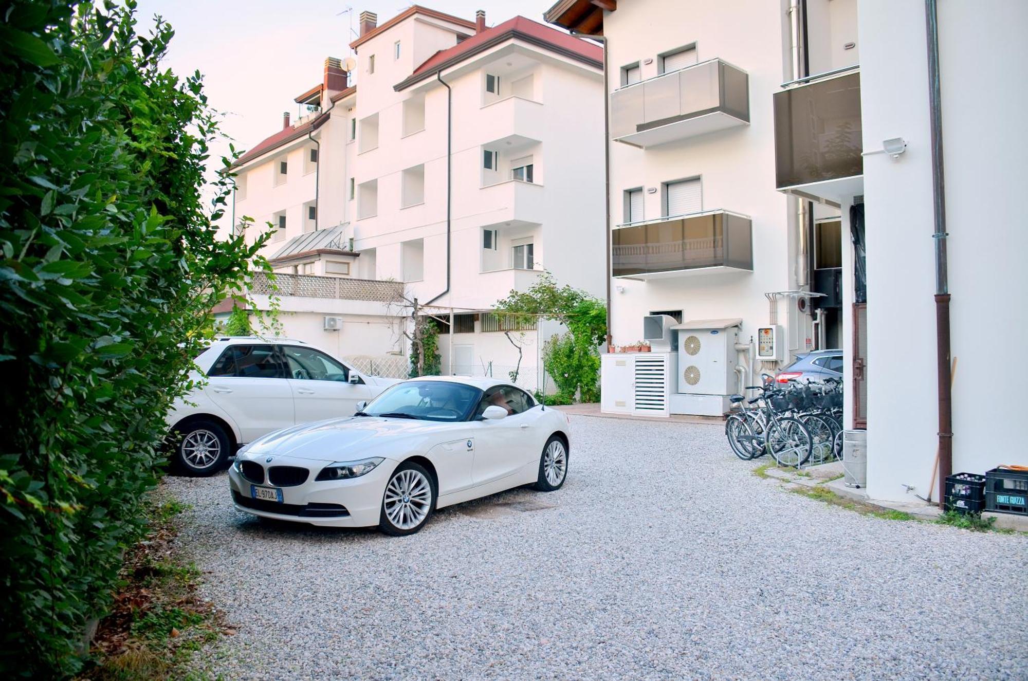 Hotel Etna Lignano Sabbiadoro Exterior photo