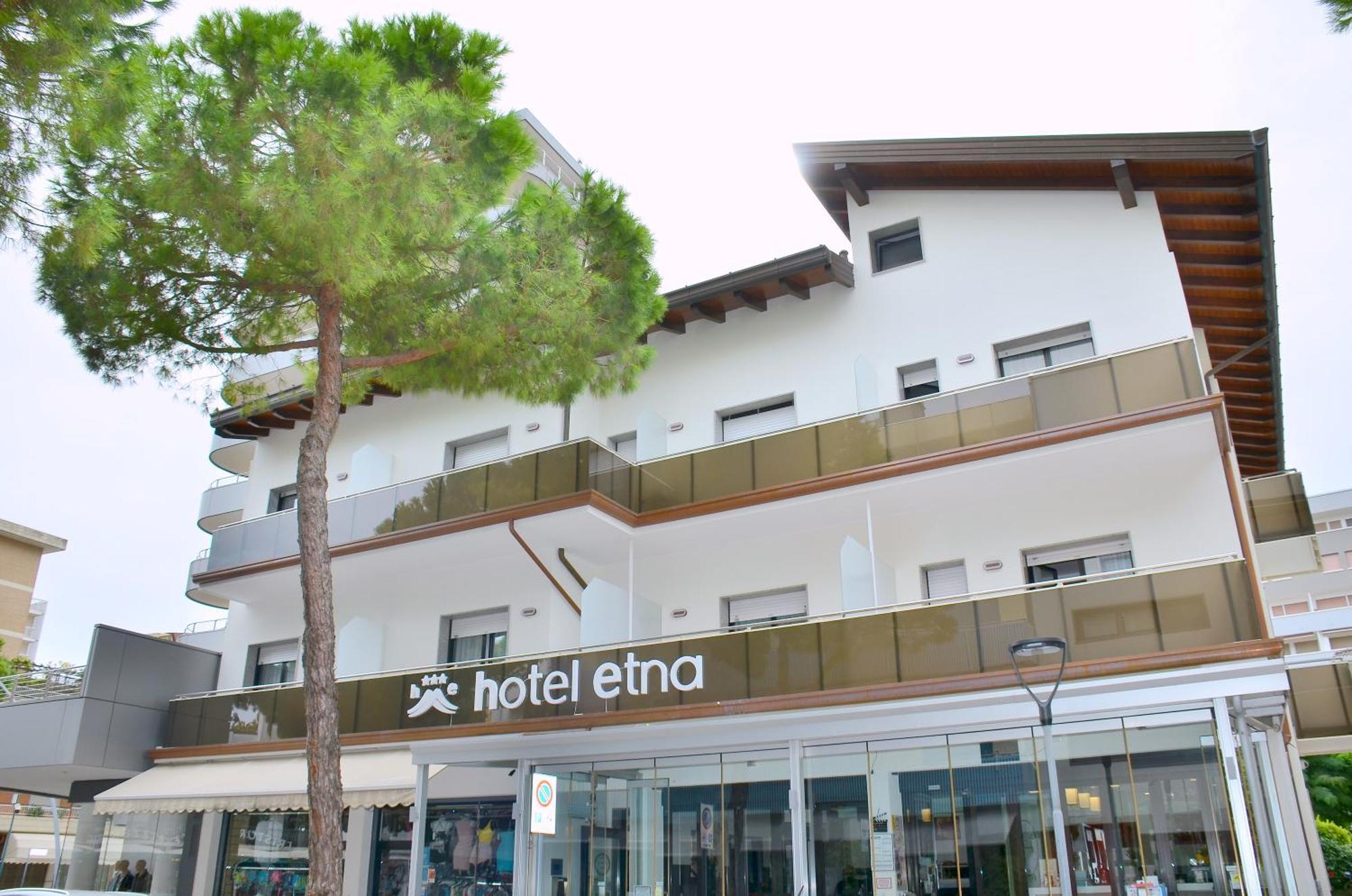 Hotel Etna Lignano Sabbiadoro Exterior photo