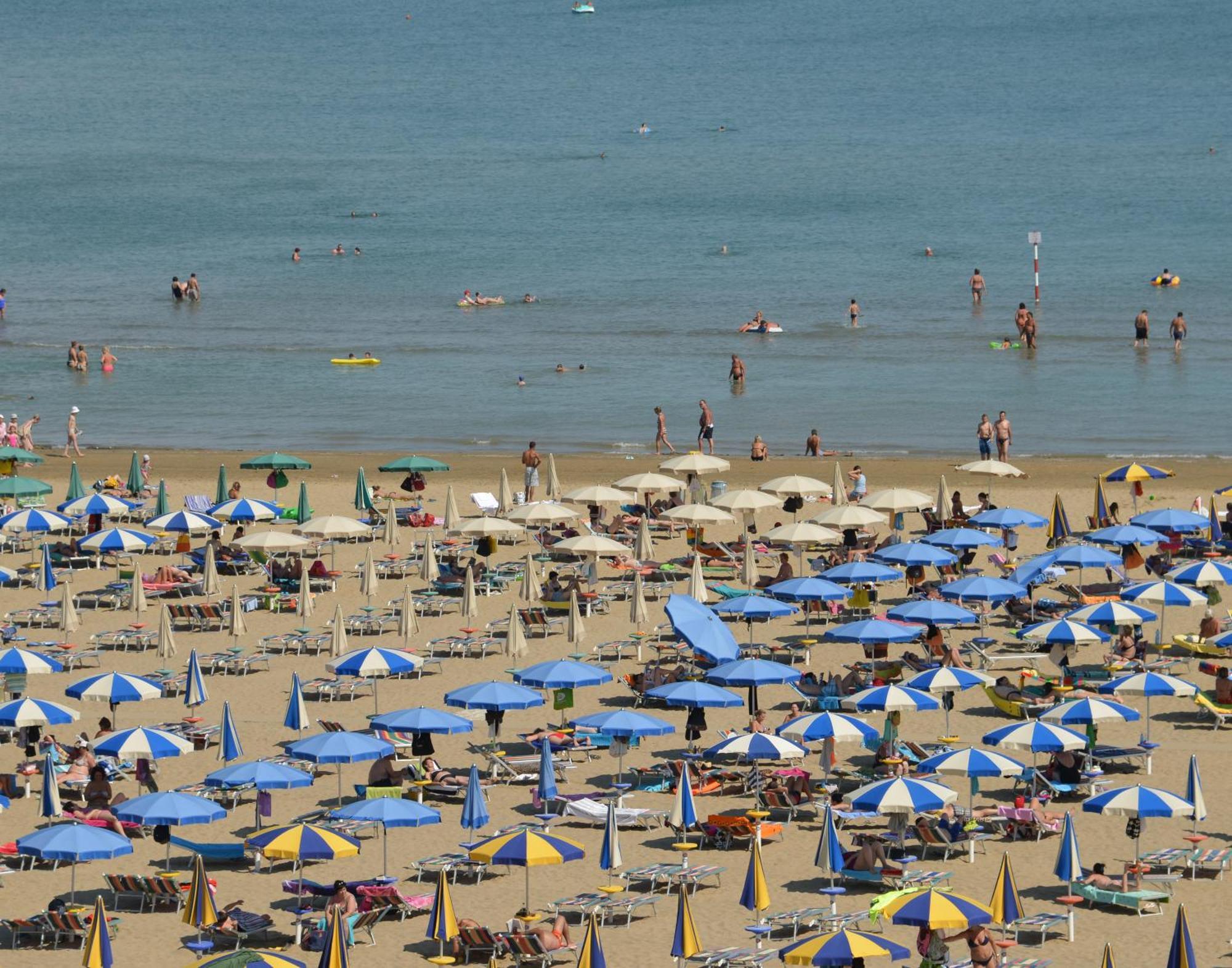 Hotel Etna Lignano Sabbiadoro Exterior photo